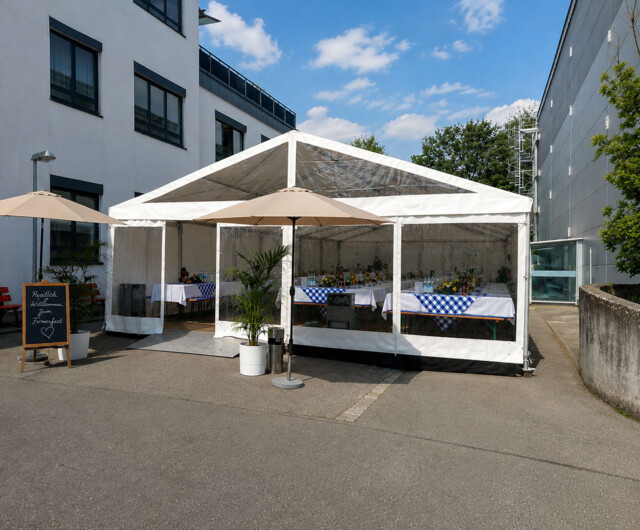 Hausmesse Gastzelt mit Boden transparente Planen