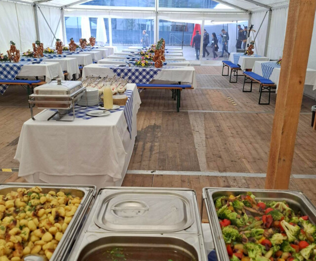 Hausmesse Kunden Mittagessen Buffet