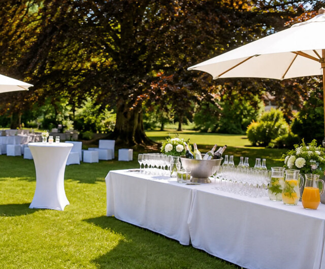 Hochzeit Garten Getr&auml;nkebuffet